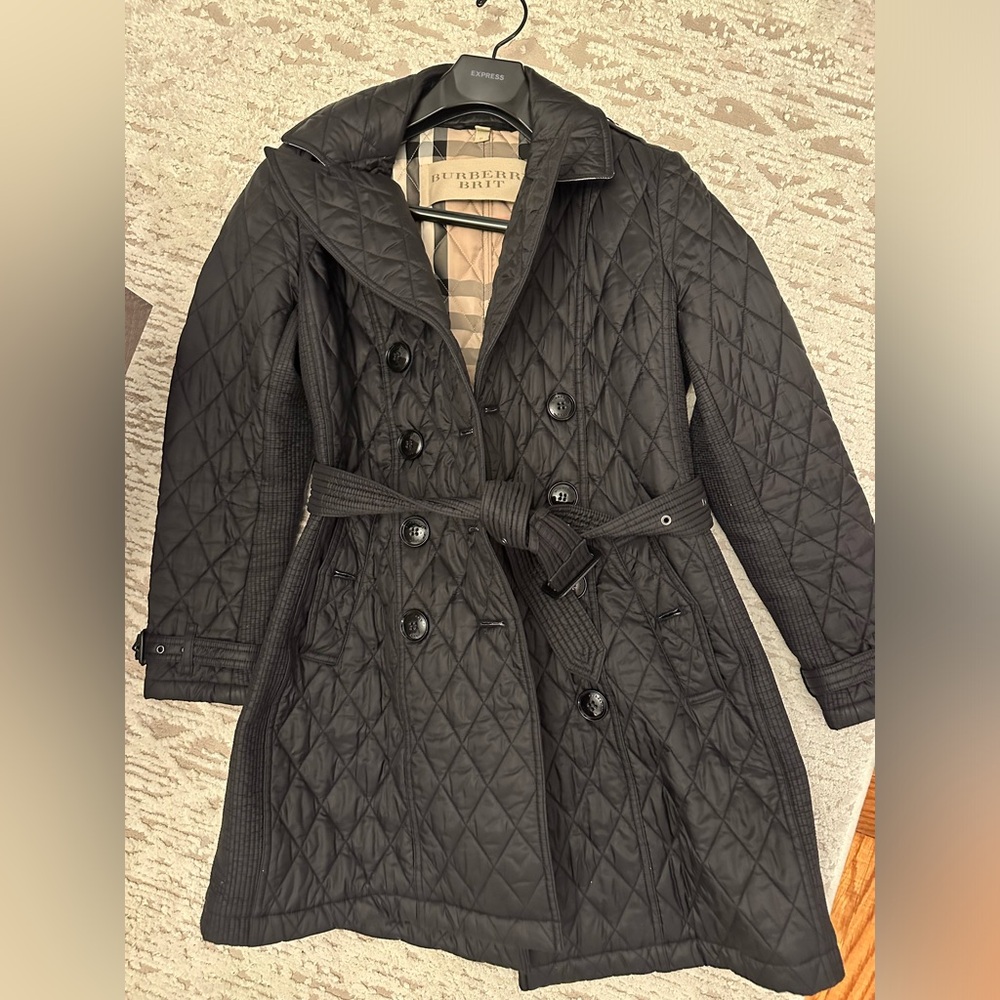 Beautiful LIKE NEW Burberry trench coat